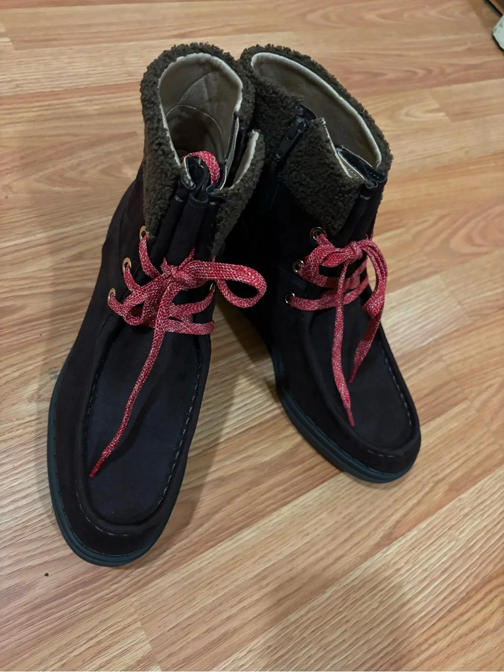 Life Stride Men's Dark Brown Ankle Boots with Red Laces